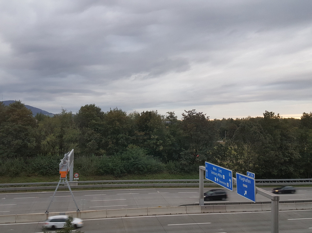 宜必思快捷萨尔茨堡机场酒店主图