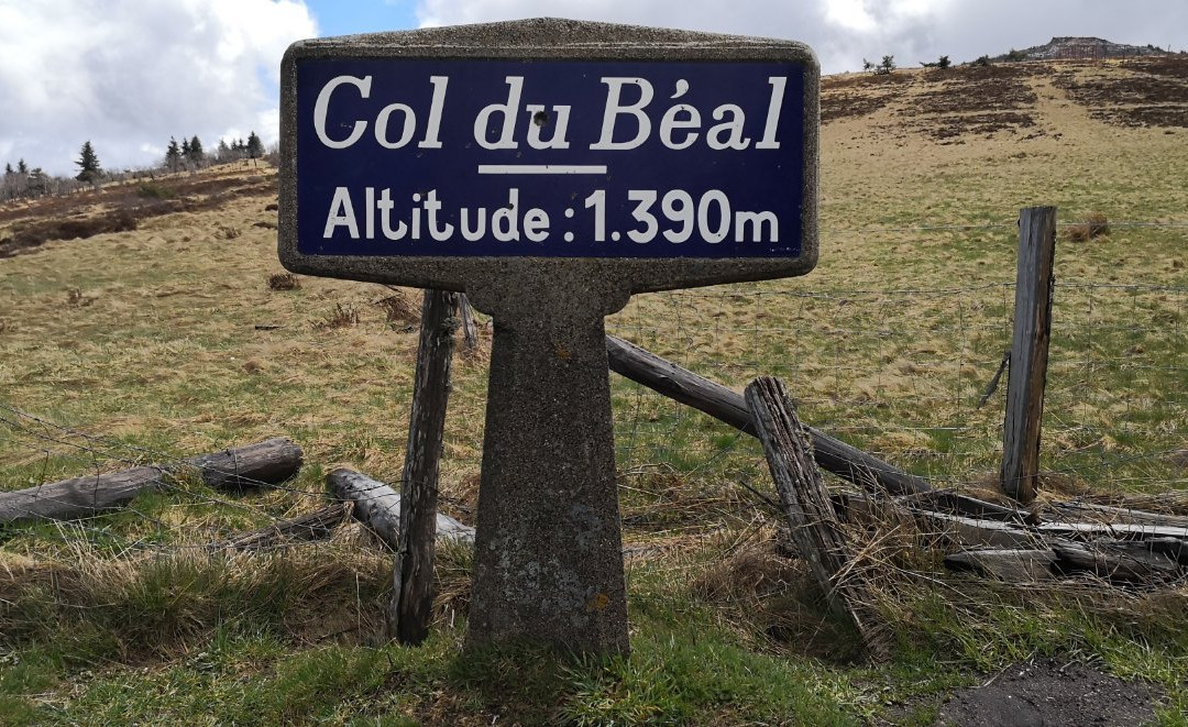 Col du Béal-Saint-Pierre-la-Bourlhonne必去景点
