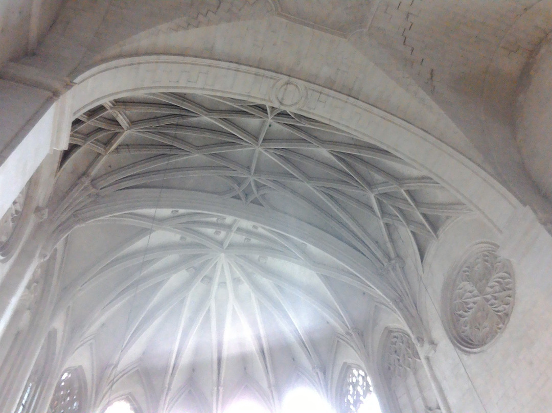 Viviers Cathedral景点图片