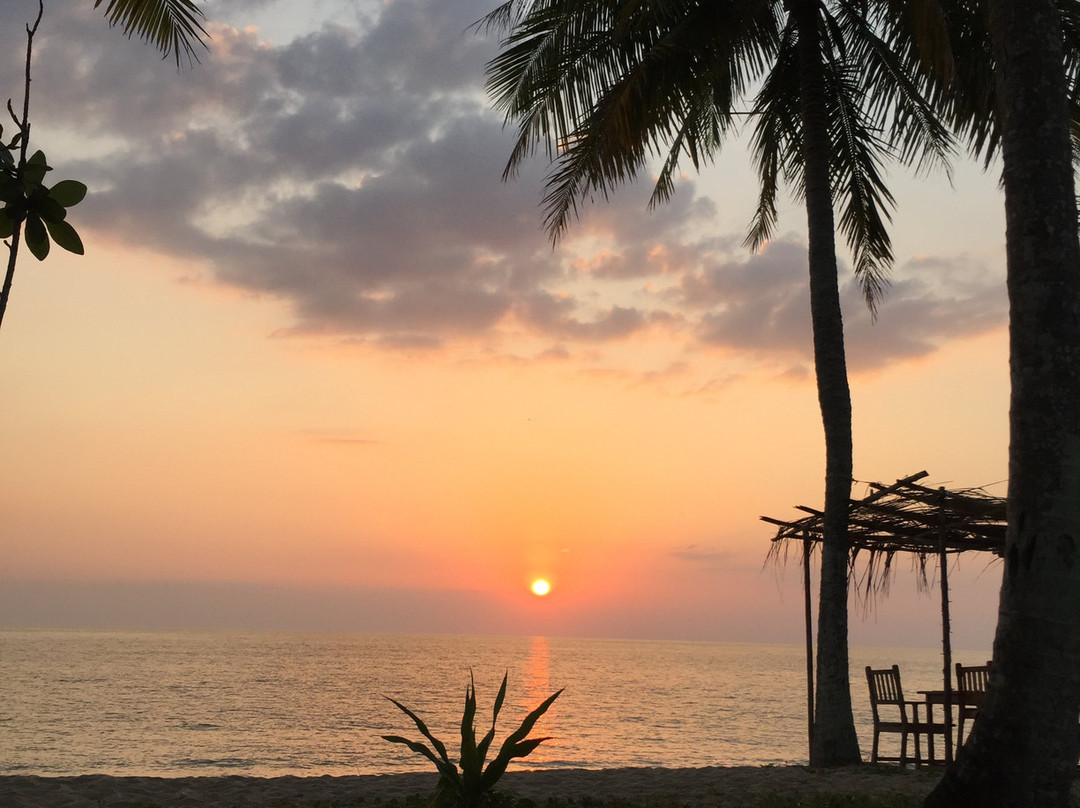 安纳达海滩度假酒店主图