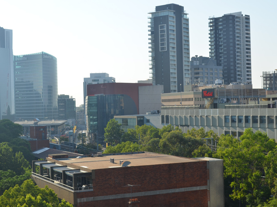 SKYE Hotel Suites Parramatta主图