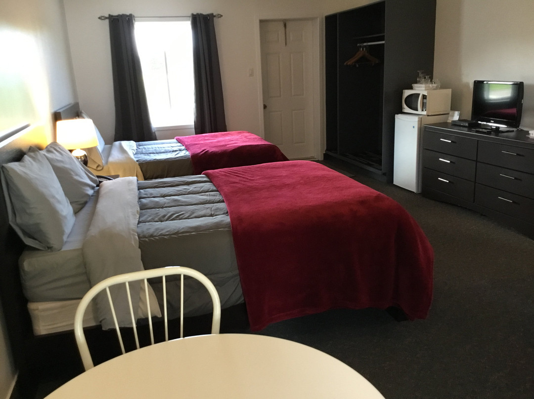 Le Motel Du Mont Trinite主图