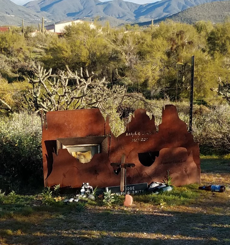 Cave Creek Cemetary-洞溪必去景点