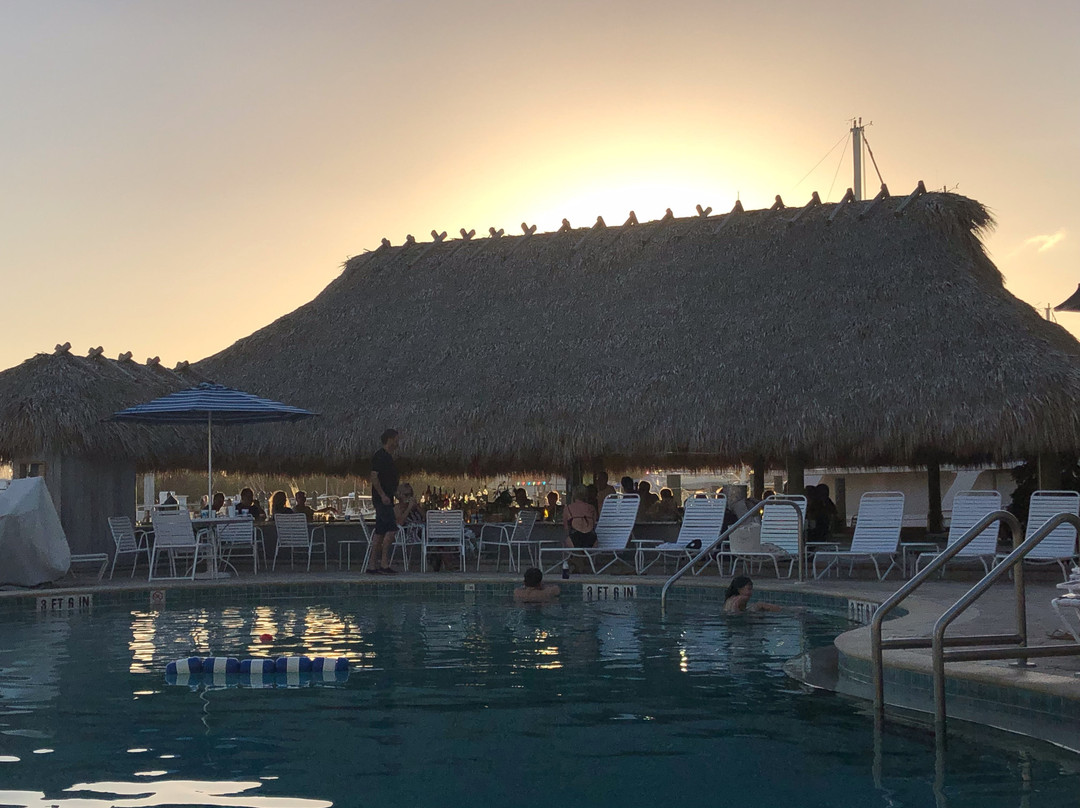 Cove Inn on Naples Bay主图