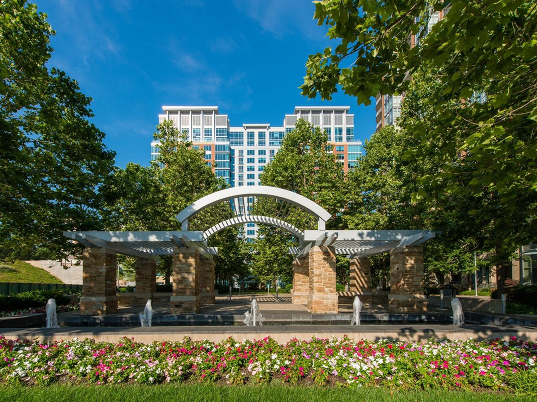 Global Luxury Suites at Park Crest