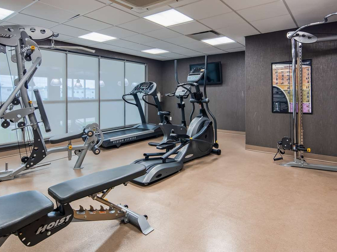 东门贝斯特韦斯特优质套房酒店主图