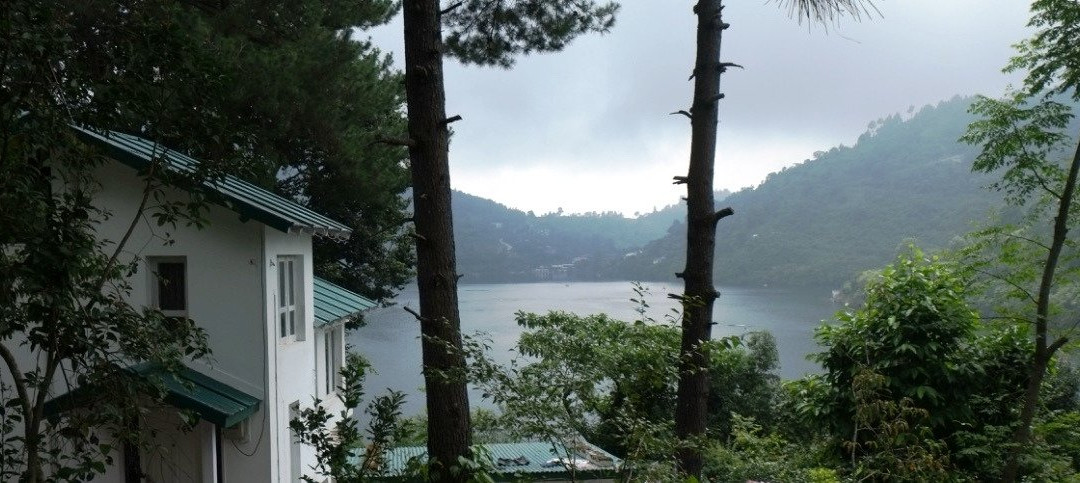 The Bungalows Lake Side Naukuchiatal by Leisure Hotels Group主图
