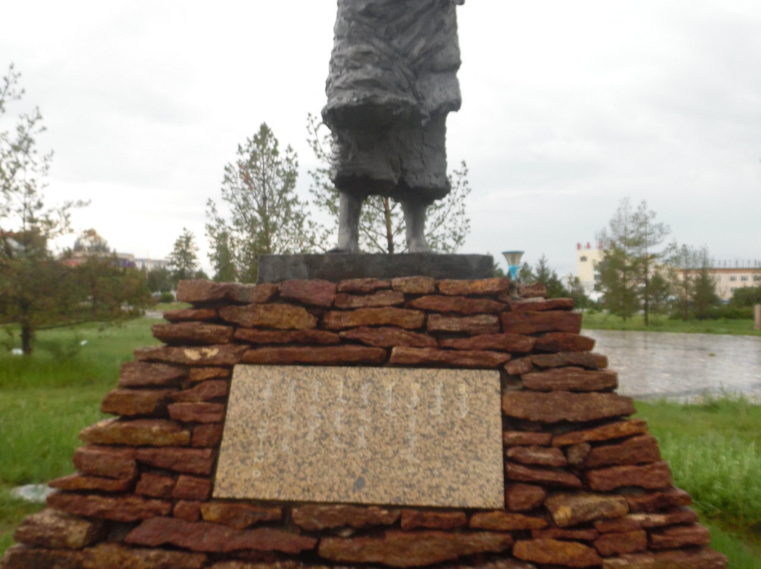 正蓝旗旅游景点-忽必烈广场