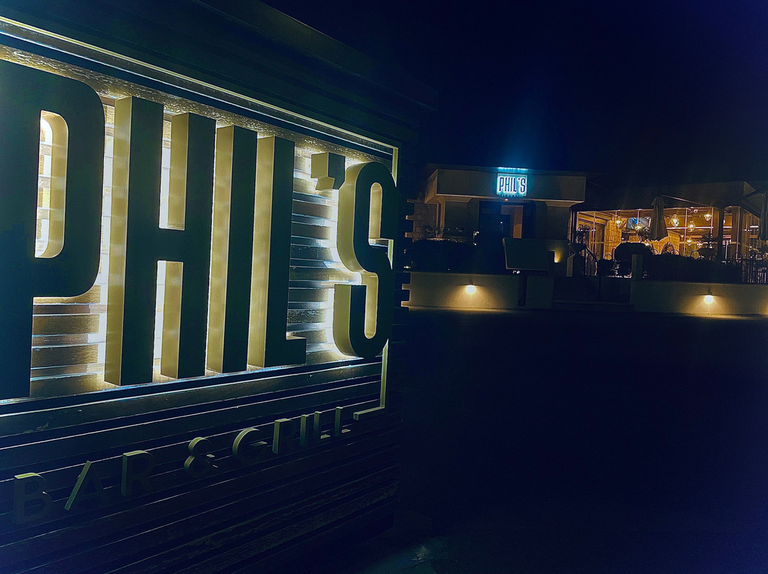 Phil's Bar & Grill