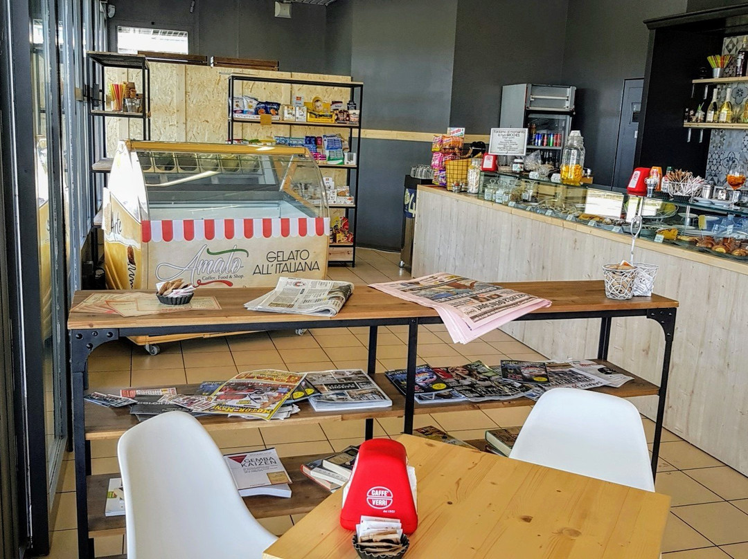 Amato Coffee, Food & Shop