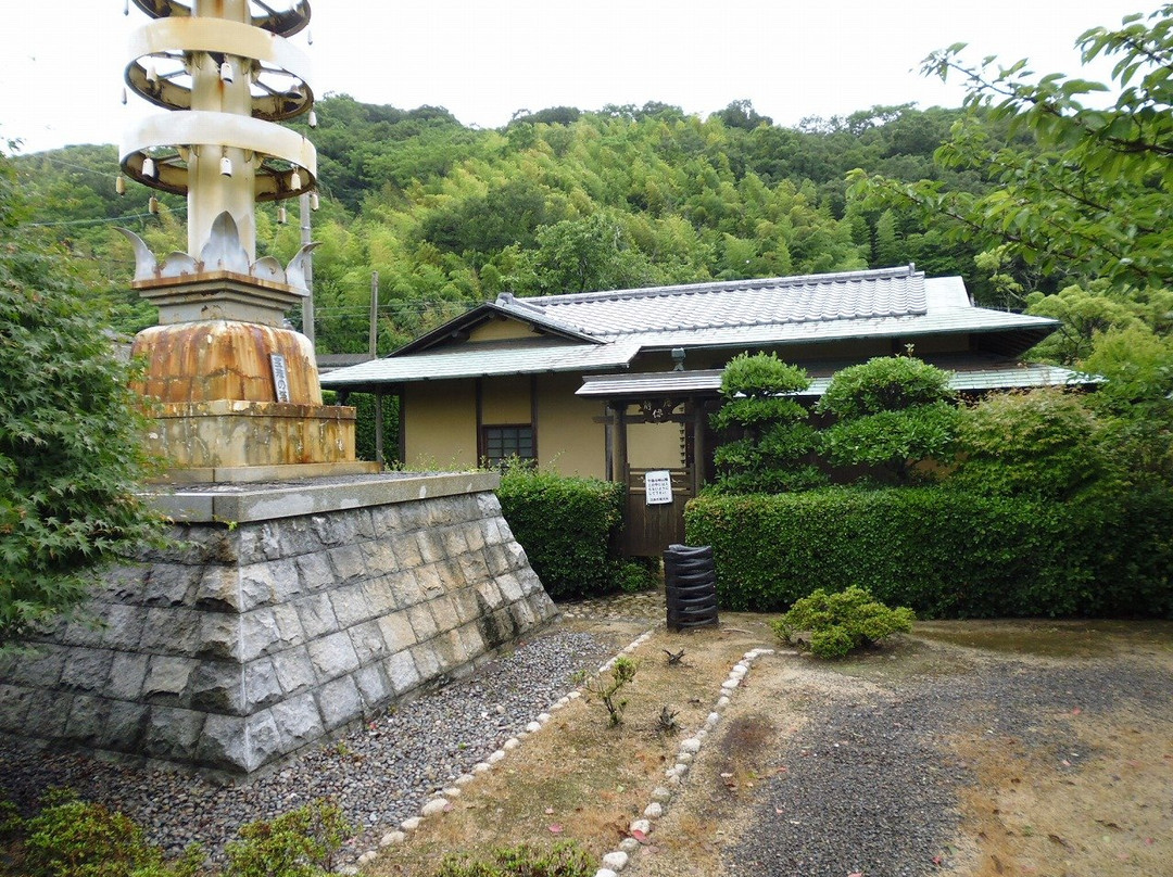 Shizukagozen's Grave景点图片