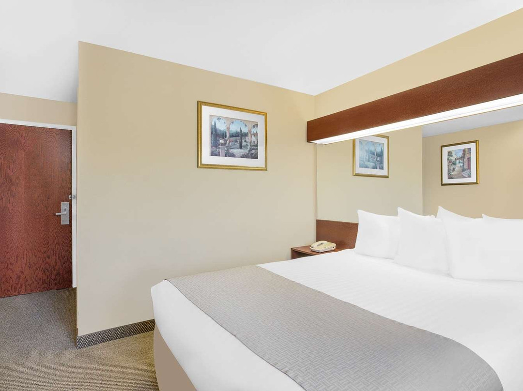 Microtel Inn & Suites by Wyndham Bentonville主图