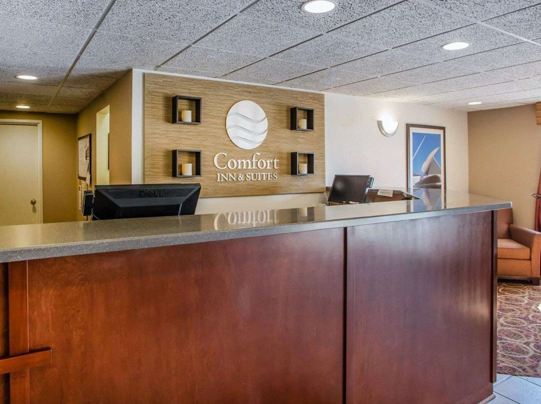 Comfort Inn Suites Jackson - West Bend主图