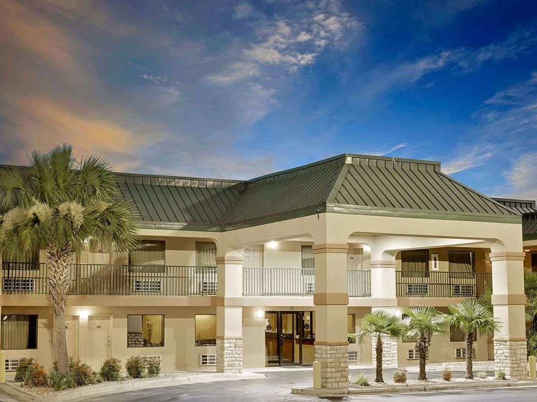 Super 8 by Wyndham Byron/South Macon主图