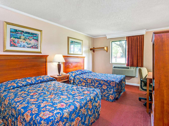 Red Roof Inn Suffolk主图