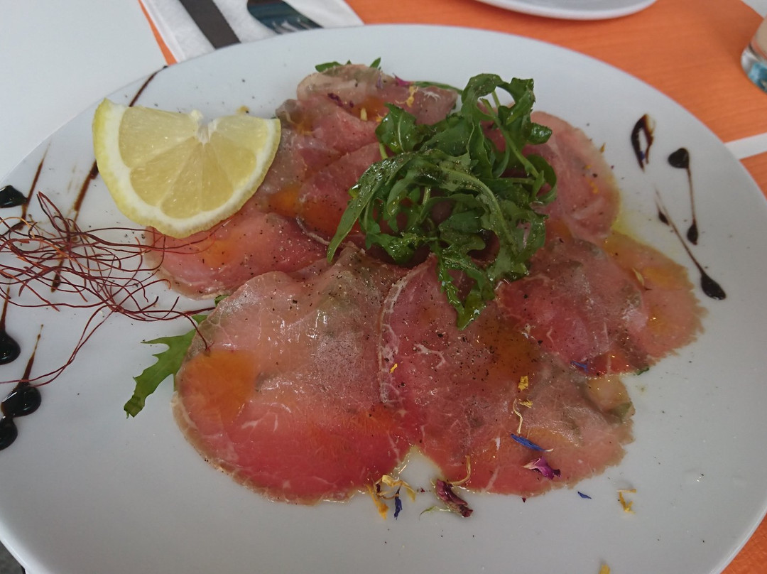 Divino Caffe & Vinoteca