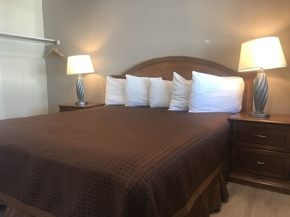 Westward Wagon Inn Theme Park Entrance主图