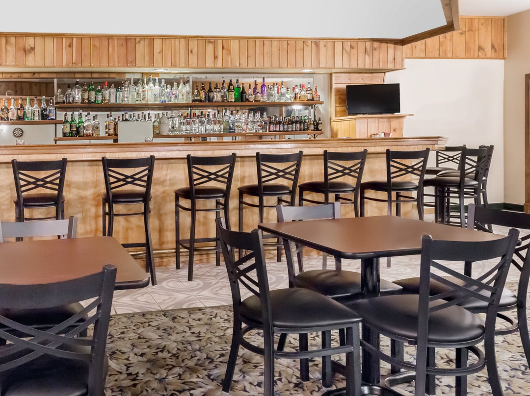 Hideaway Lounge and Restaurant