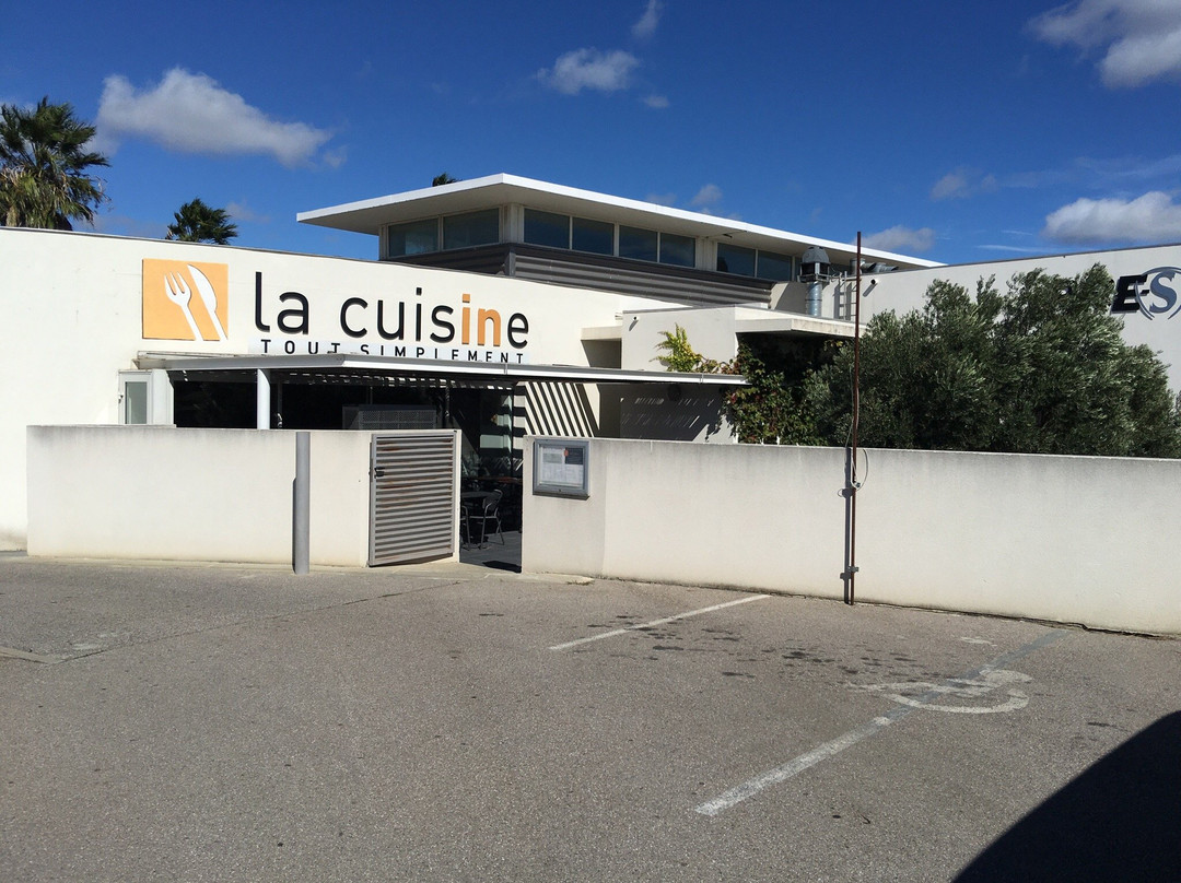 Villeneuve-de-la-Raho餐馆和美食-La Cuisine Tout Simplement