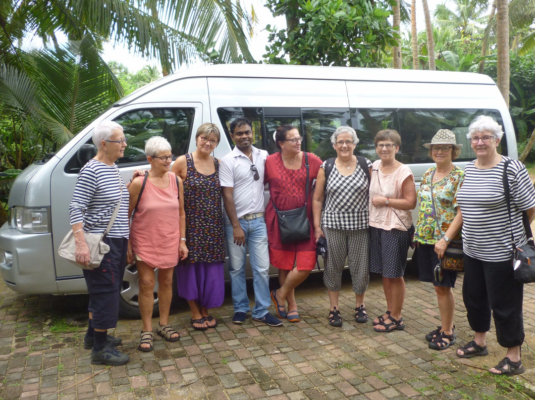 Visit Holiday Lanka Tours景点图片