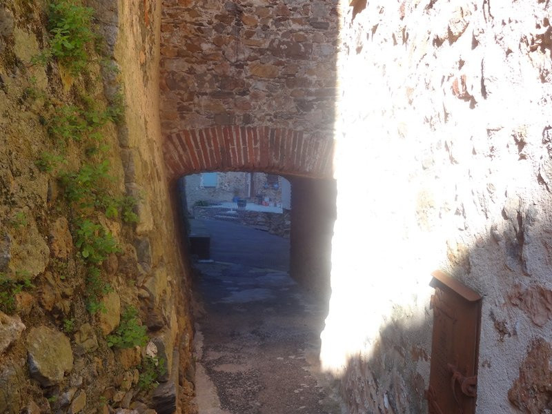 Llauro旅游攻略图片