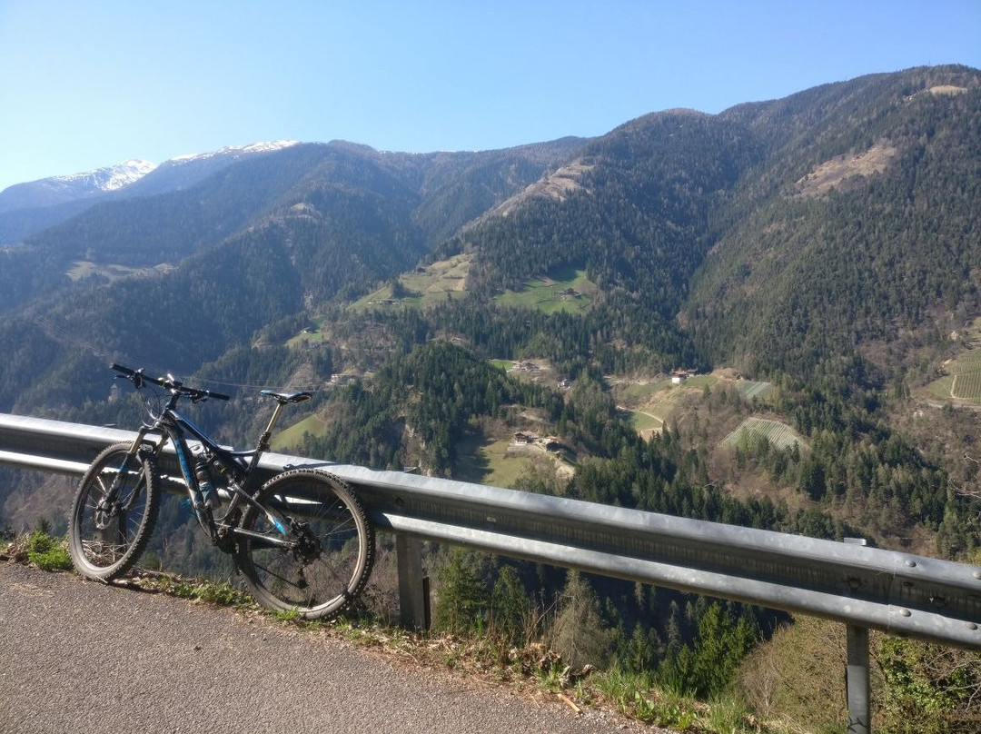 Bikeacademy Lana-拉纳必去景点