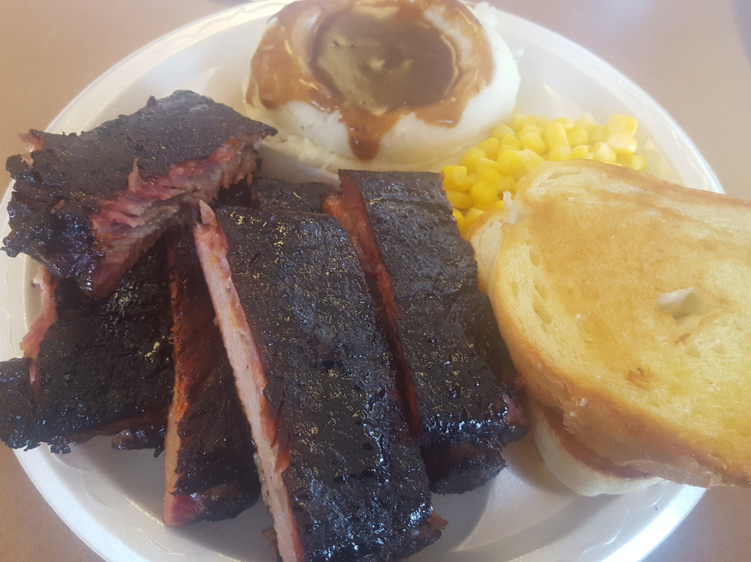 Derby餐馆和美食-Hog Wild Pit Bar-B-Q