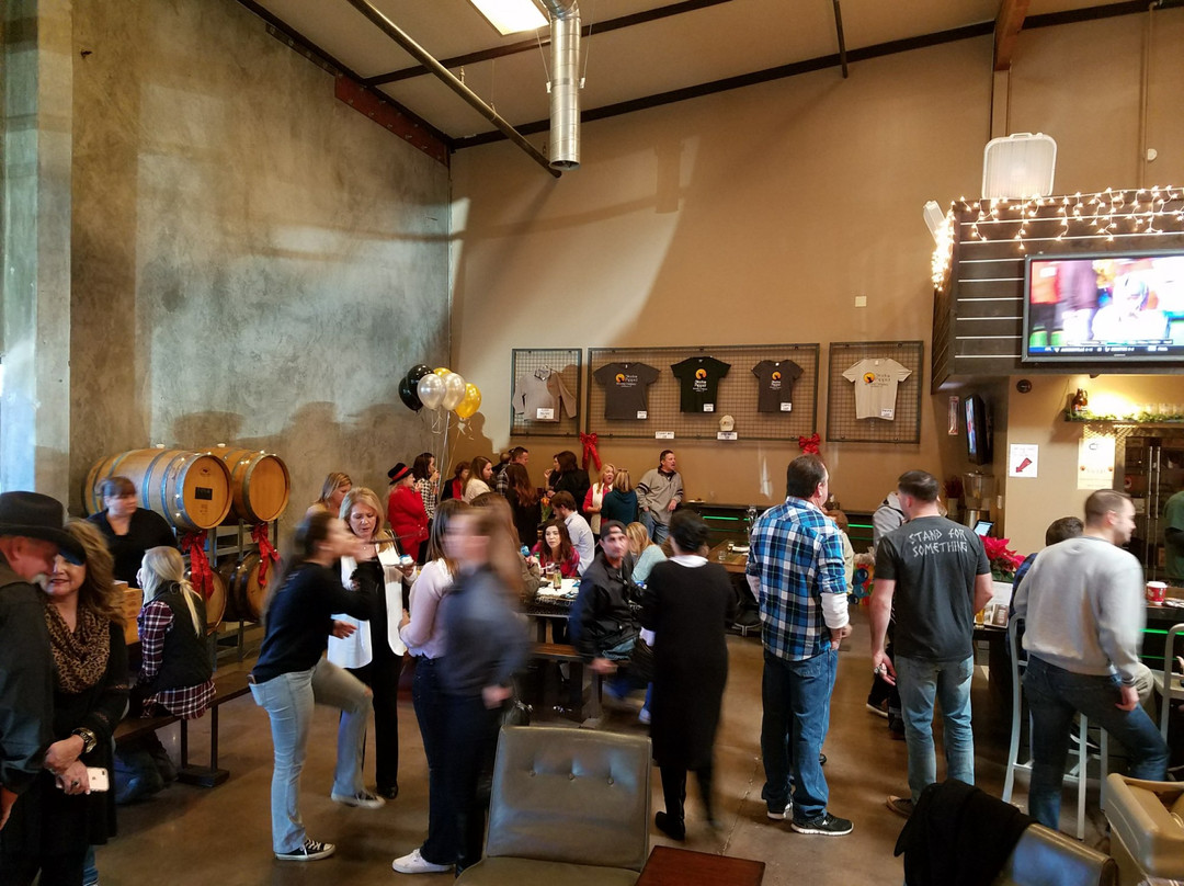 Shadow Puppet Brewing Company-利佛摩必去景点