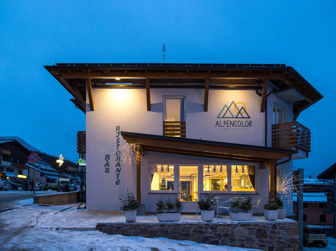 Alpen Color Tonale Hotel