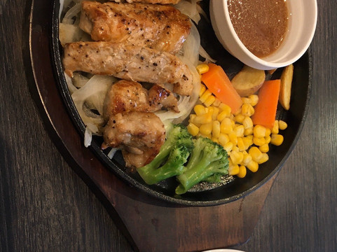 ステーキ＆ハンバーグmoo moo（ムームー）