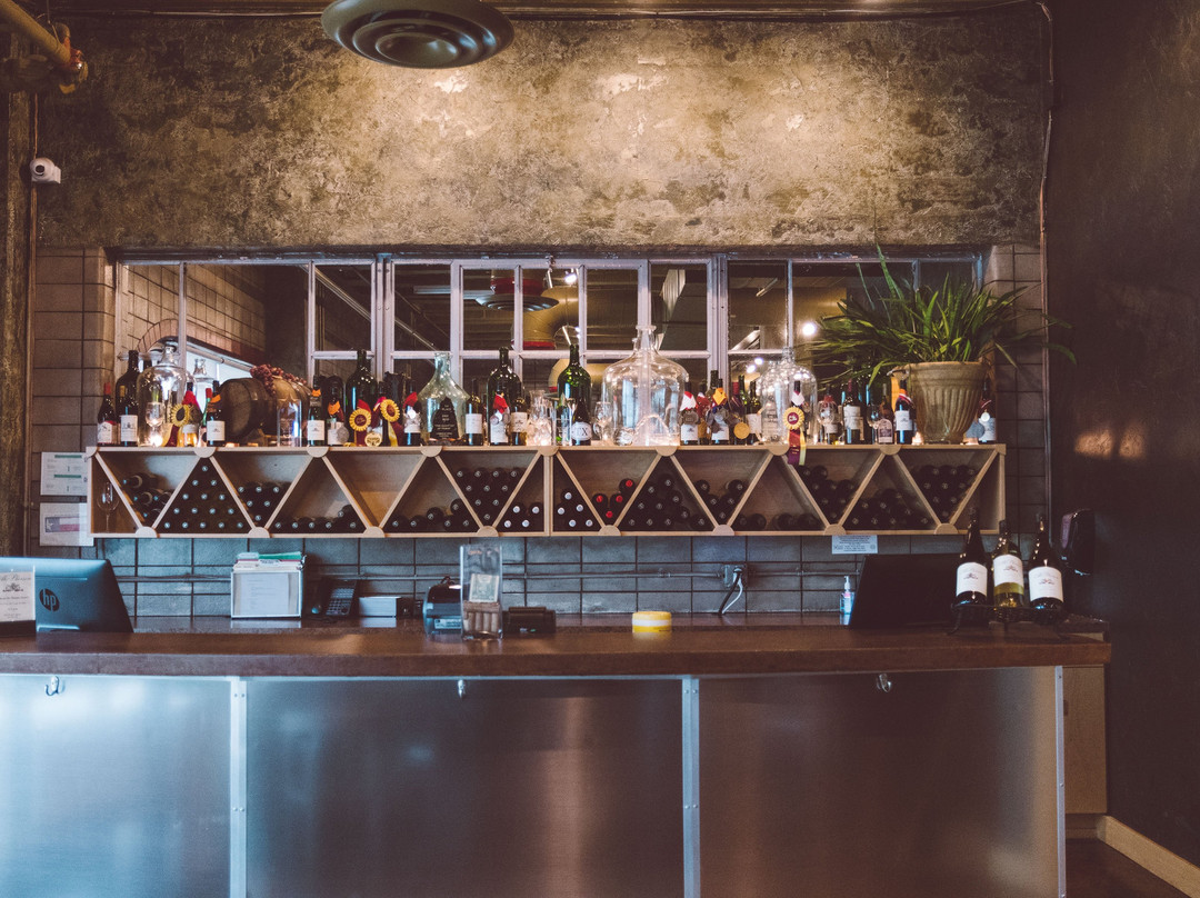 McPherson Cellars Winery-拉伯克县必去景点