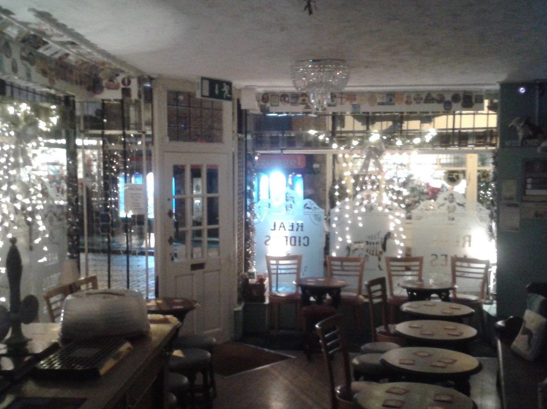 Whittington旅游景点-The Whippet Inn Micropub