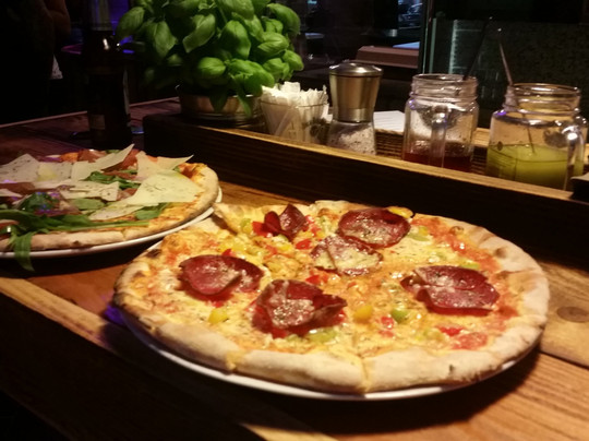 Toms Pizza Pasta & Salads