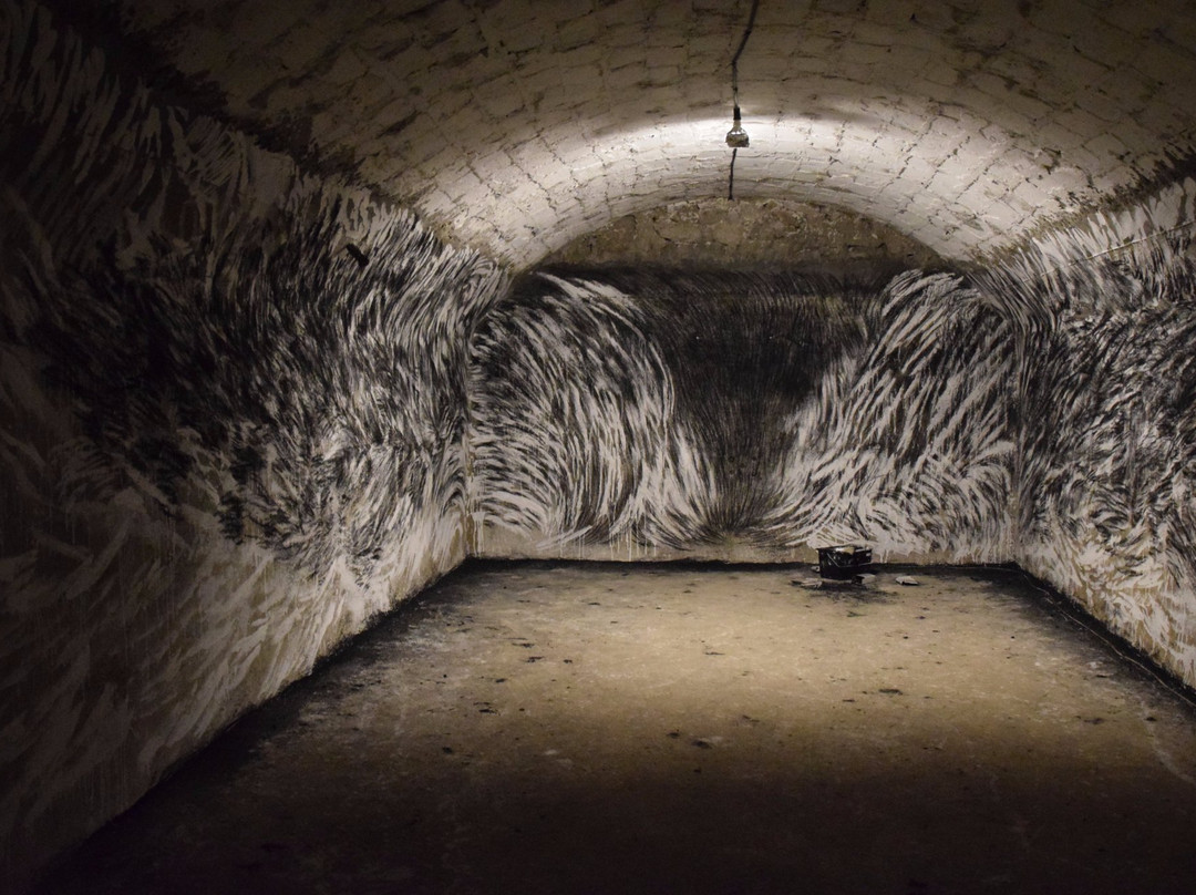 WWII Underground Shelter-Adamas必去景点