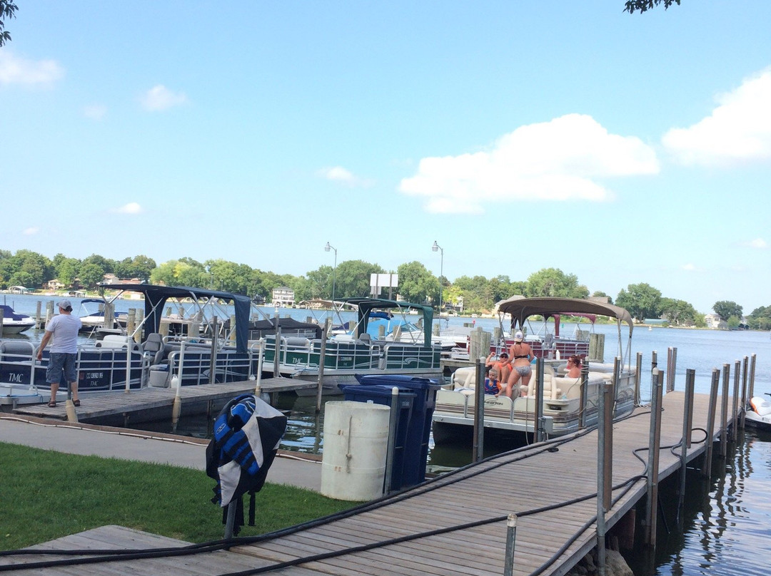 Metro Lakes Marina & Rentals-Mound必去景点