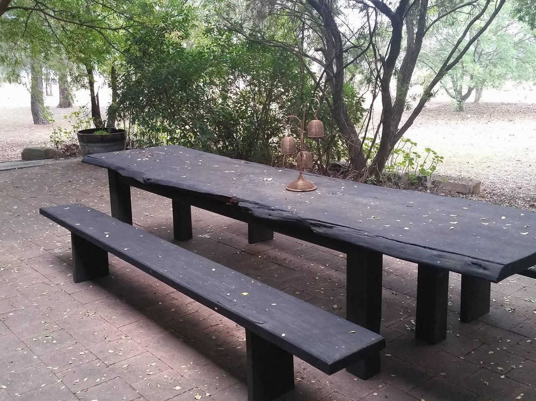 Whispering Brook Cellar Door, Winery, Guesthouse-Broke必去景点