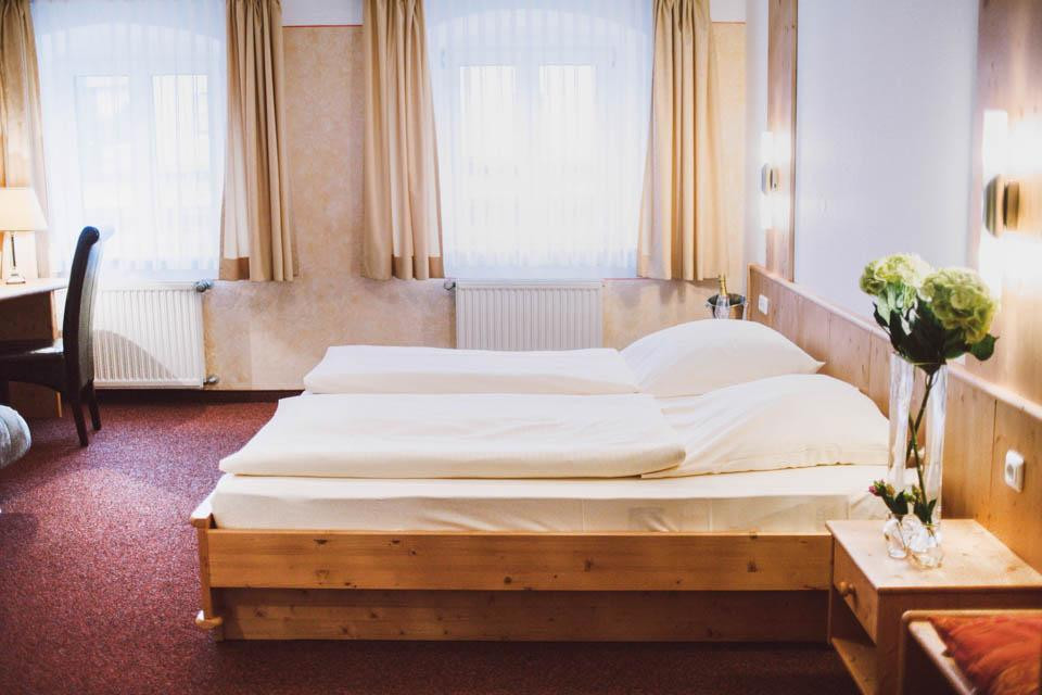 Hotel Gasthof Hirsch主图