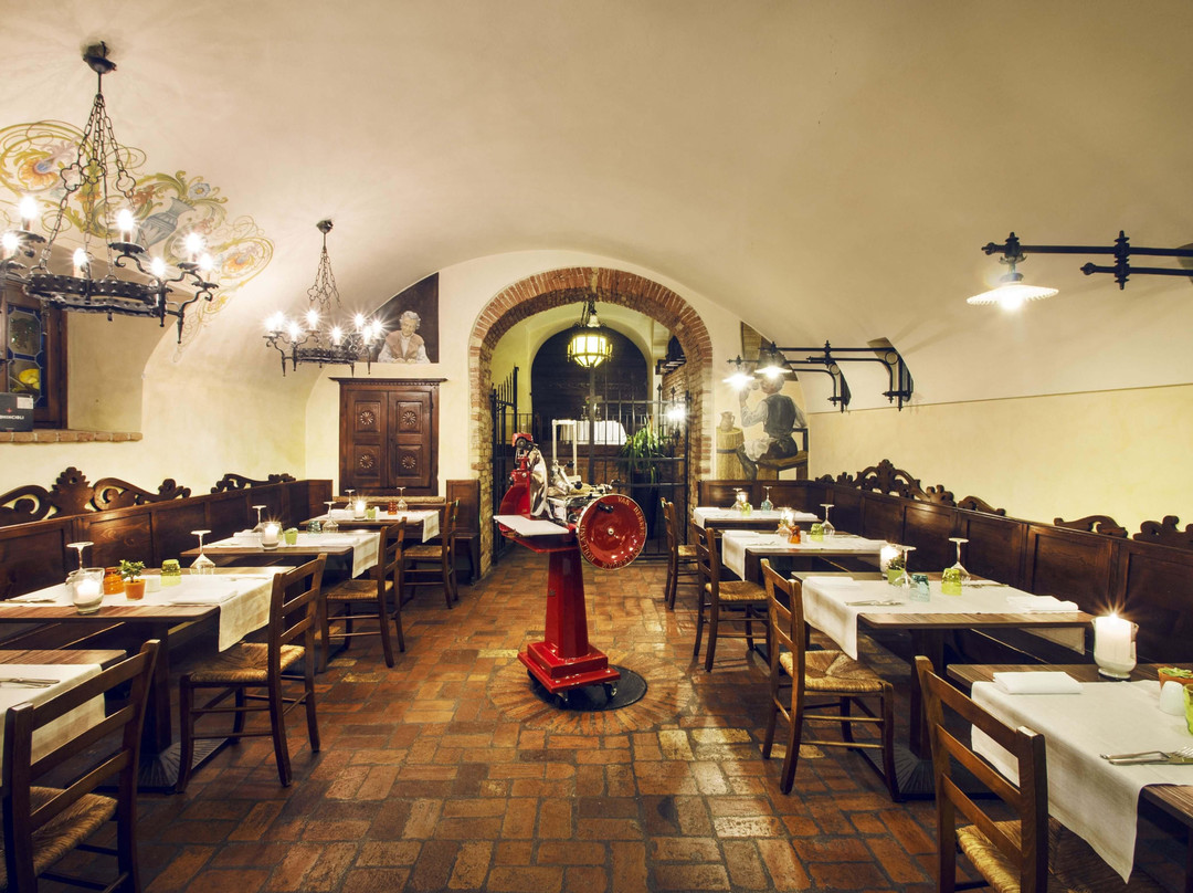 San Felice del Benaco餐馆和美食-Cantina De La Mirleta