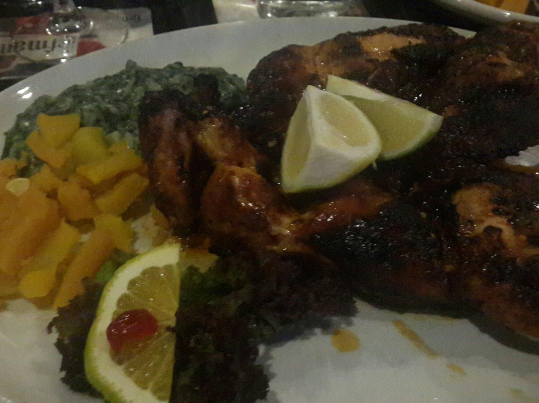 Machics Restaurant & Alehouse