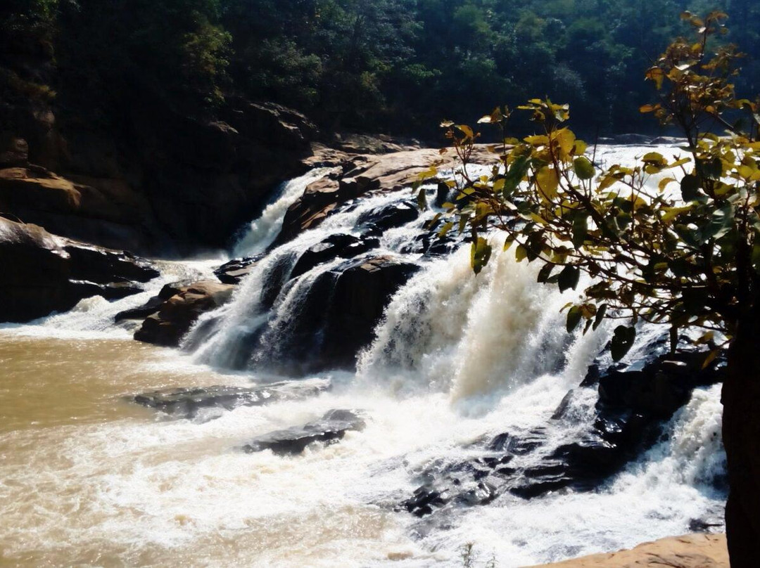 Putudi Waterfall景点图片