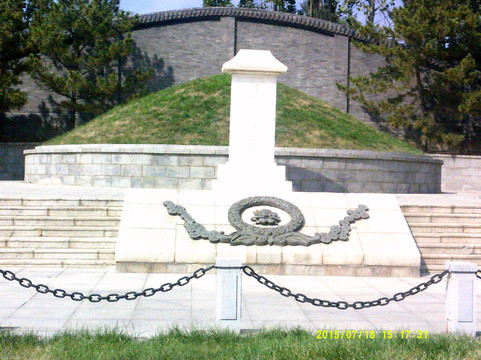 旅顺万忠墓-大连市必去景点