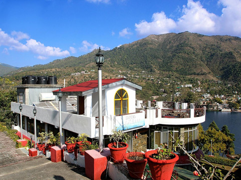 Harinagar Chanddeva酒店住宿-Hotel Lake Inn