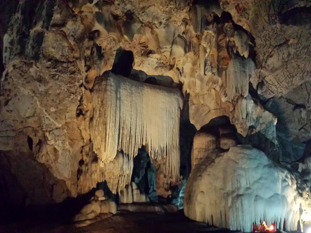 Chompol Cave景点图片