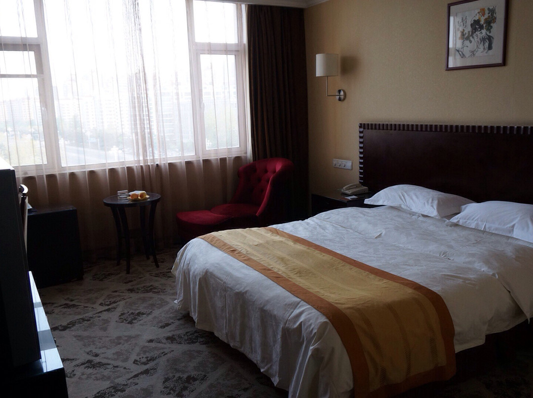 抱海大酒店主图