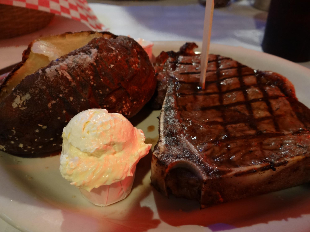 克里斯特尔里弗餐馆和美食-Cody's Original Roadhouse