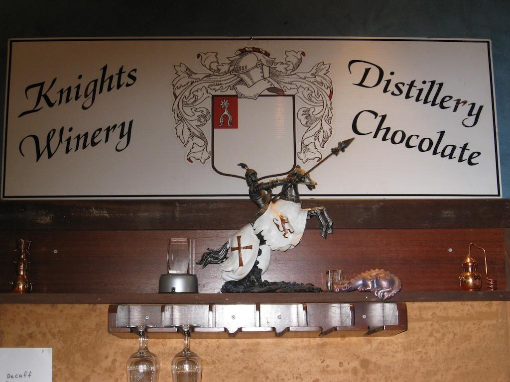 Knights Winery and Distillery-彭伯顿必去景点
