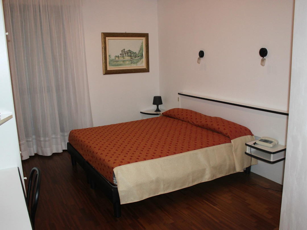Hotel Le Colombelle主图