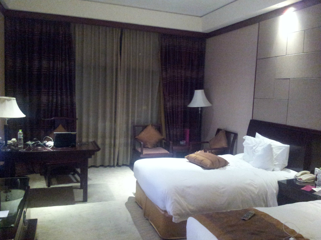 杭州世外桃源皇冠假日酒店主图