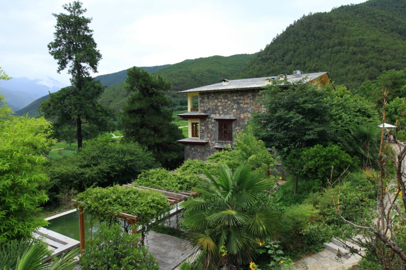 松赞塔城山居主图
