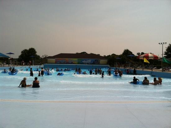 Summer Waves Water Park-吉柯岛必去景点